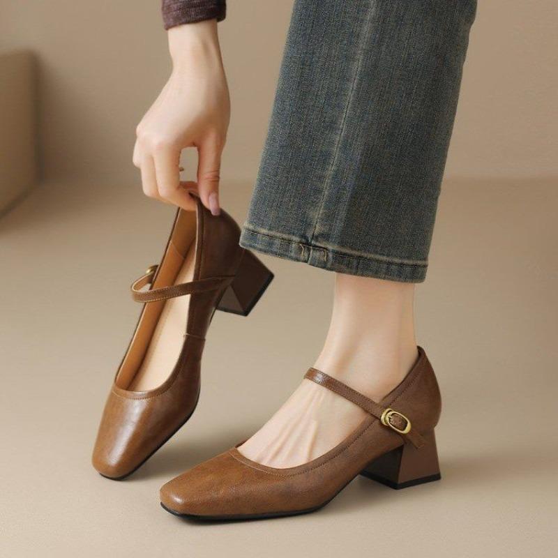Französischer Stil High Heels Damen 2026 Neu Klobig Retro Herbst Winter Niedriger Absatz Einzelne Schuhe Kleine Lederschuhe