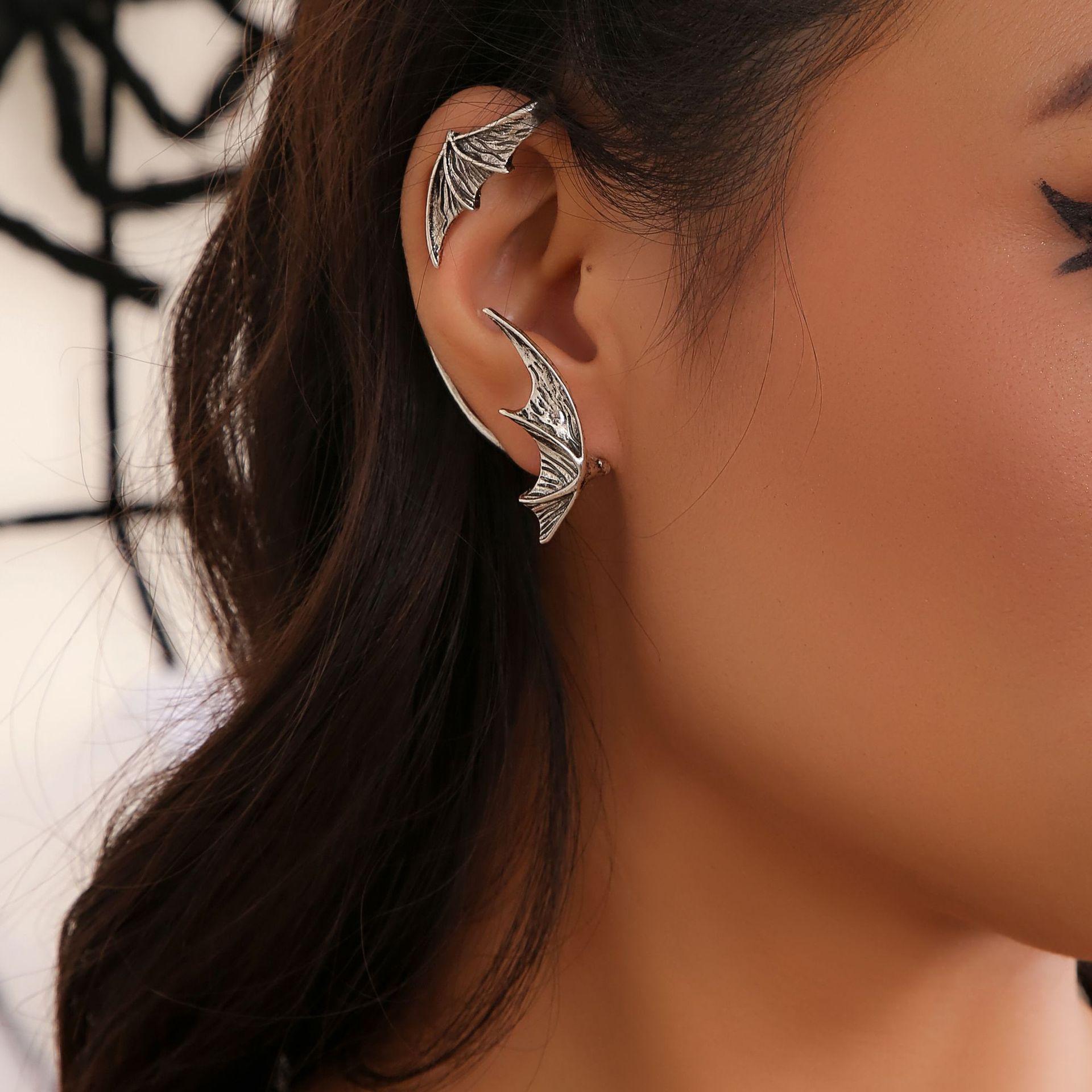 Gothic Punk Vintage Alloy Demon Bat Wings Cuff Earrings For Women No Piercing Ear Cuffs