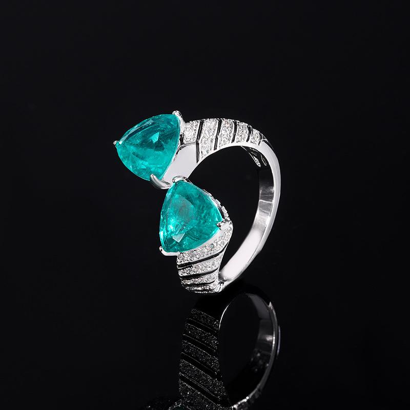 

Ювелирные изделия Медное основание Позолоченное Имитация цвета Драгоценный корунд Толстое Треугольное Кольцо с темпераментом Женское 8 * 8