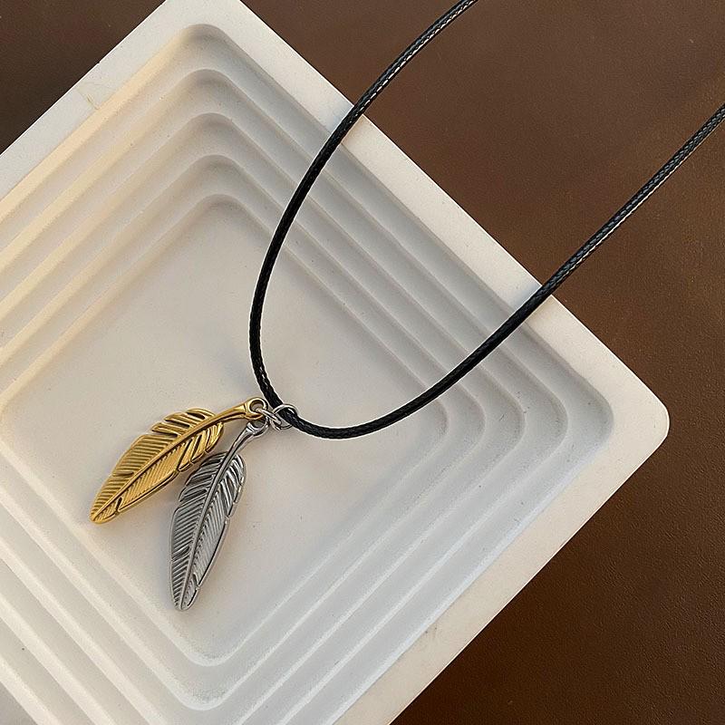 2025 Women's Titanium Steel Necklace: Light Luxury, Clavicle Chain, Non-Fading High-End Accessory