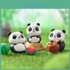 Schattige panda-beeldjes van hars voor doe-het-zelf miniatuurtuindecoratie in leuke cartoonstijl