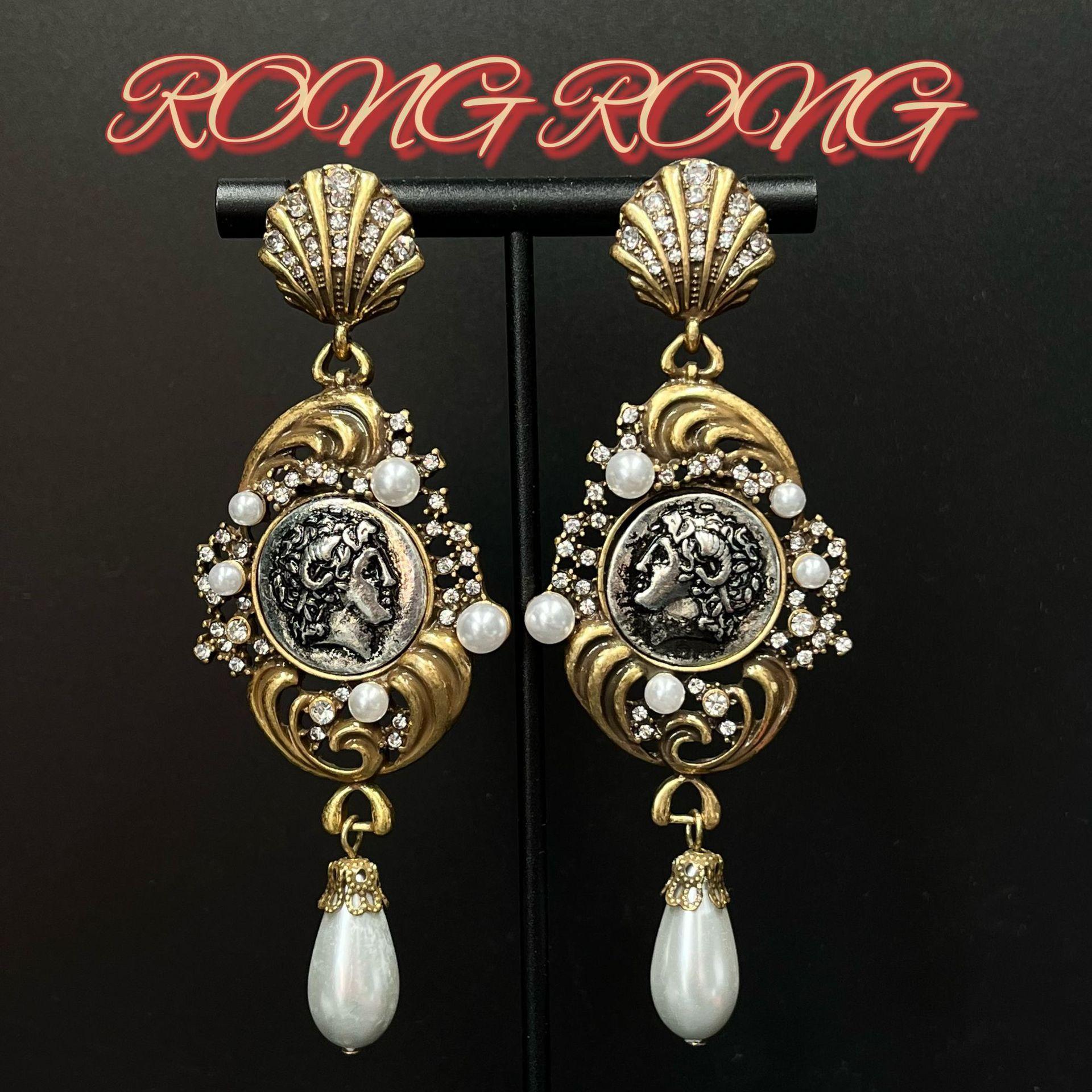 

Vintage Western Court Style Portrait Antique Coin Earrings European Retro Fashionable Heavy Industry