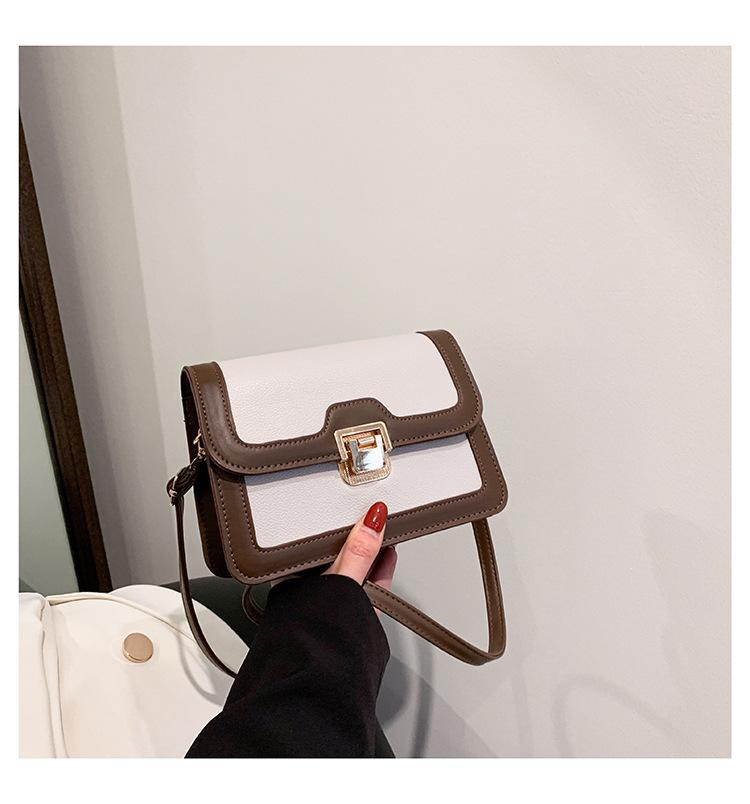 

В этом году популярна ретро-сумка-клатч под мышкой, новая весенняя женская квадратная сумка через плечо с высококачественной текстурой 2025. темно-коричневого