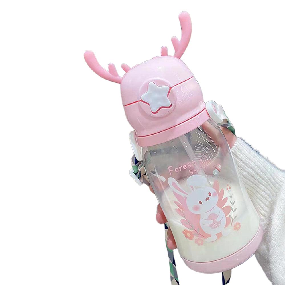 

600 мл Мультяшная бутылка для воды Детская Сетевая Красная Пластиковая Бутылка для воды с соломинкой в виде рогов Оленя Портативная Многоцветная Бутылка для воды большой емкости Летняя 500ml