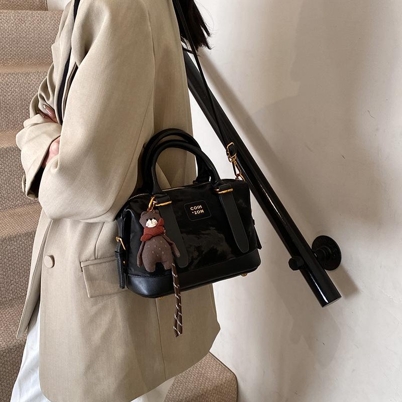 

Женская сумка High Sense Boston, ретро-дизайн, сумка-мессенджер через плечо, модная портативная сумка для поездок на работу no pendant чёрный