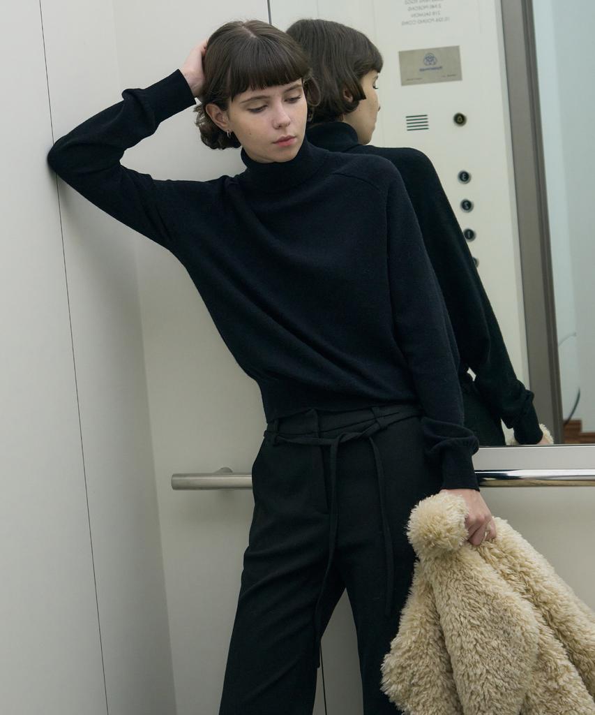 Deuloupisumeon Cashmere Wool Slit Turtleneck Pullover Knit [Camel]
