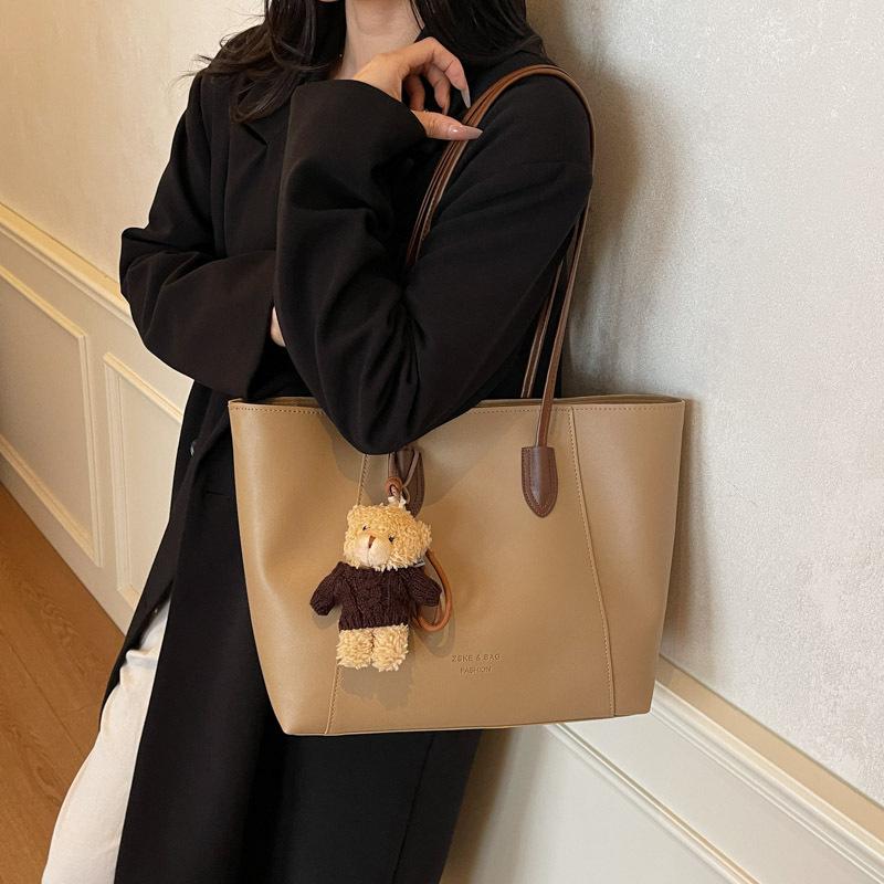 Bag women's large capacity 2025 new autumn and winter high-end brown college student class shoulder bag commuter tote bag