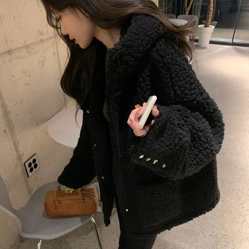 

Women s Black Hooded Lambswool Coat - Winter Loose-Fit Long Leather Style S (45-52 kg)