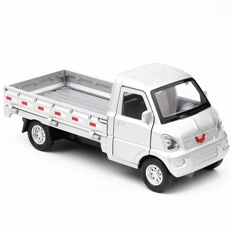 

1:32 WULING Hongguang S Miniature Models Toys Cars Alloy Die Cast Sound Light Van Doors Opened Truck Vehicles Boys Xmas Gifts