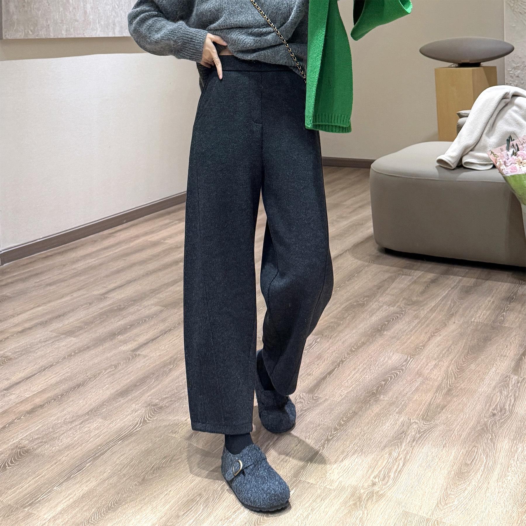 

Spring Ready: Oblique Cut Wool Pants for Petites - Tailored, Warm, & Flattering 9-Point Design S