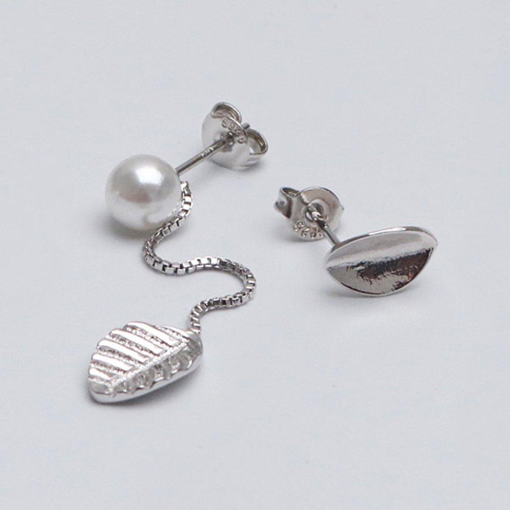 

(1 pair) P1030W S925 Asymmetric Leaf Drop Pearl Silver Needle Earrings
