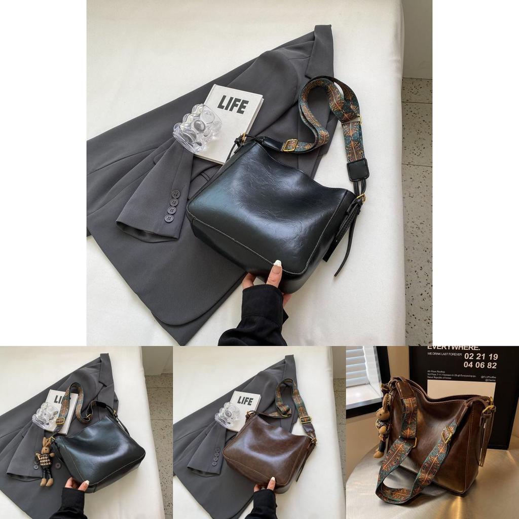 Fashionable Retro Women's Large Capacity Bucket Bag With Premium Quality And Versatile Design