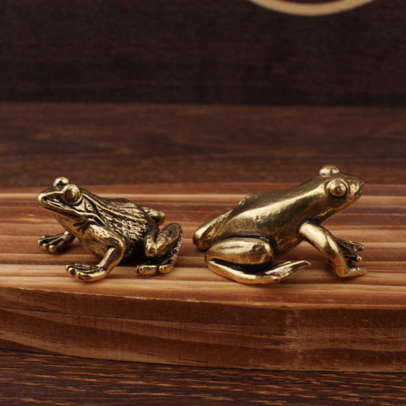Katı Çin Retro Yaratıcı Kurbağa Çay Evcil Hayvan Pirinç El Sanatları Küçük Pirinç Eşya Süsü Altın Kurbağa