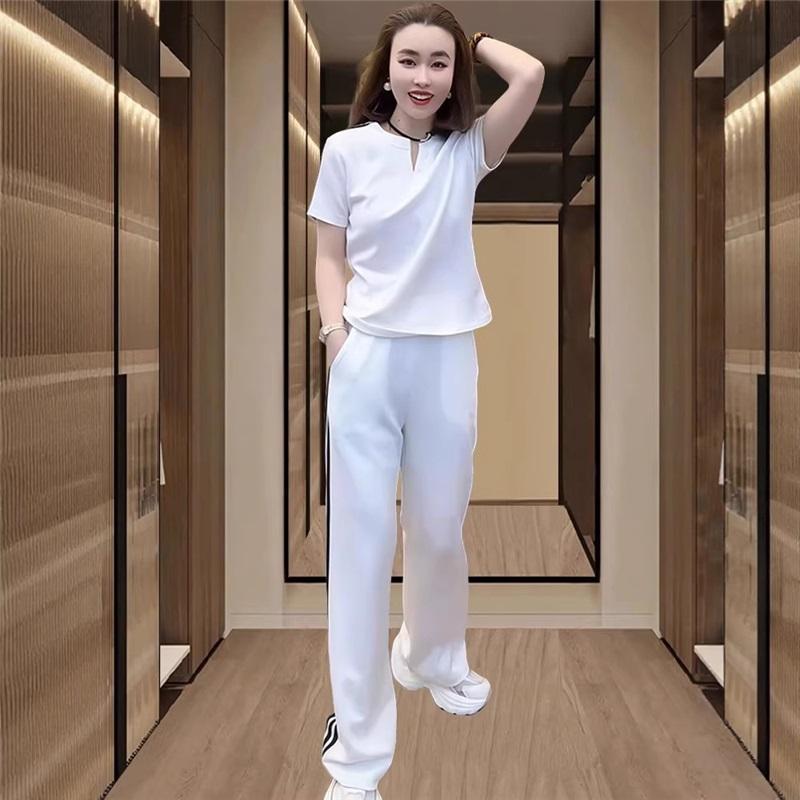Women Striped Tracksuit 2 Piece Outfit V Neck Short Sleeve Top Wide Leg Pants Set Casual Loose Sport Suit Middle Age Mom Daily Wear