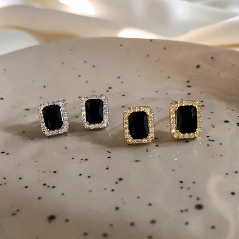 High Quality Light Luxury Inlaid Black Square Zircon Earrings for Women French Vintage Elegance Party Weddings Jewelry Accessori