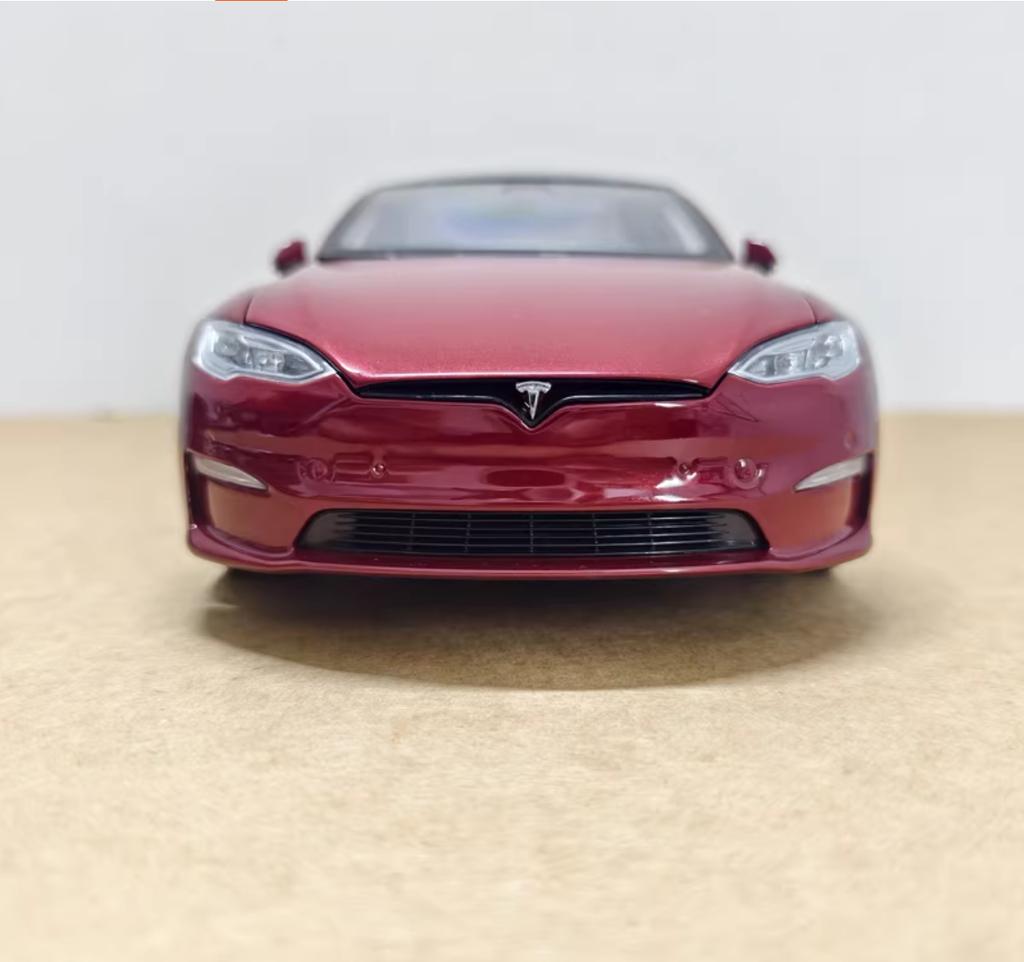 Original Tesla Model S Car Model Pure Electric 1:18 Alloy Fully Open Simulation Car Model In Stock Can Be Used For Collection