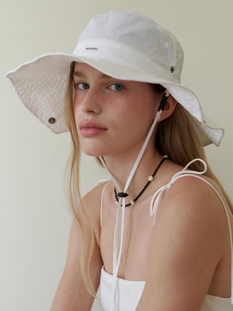 Leobeumimonseuteo Ocean Bucket Hat_White
