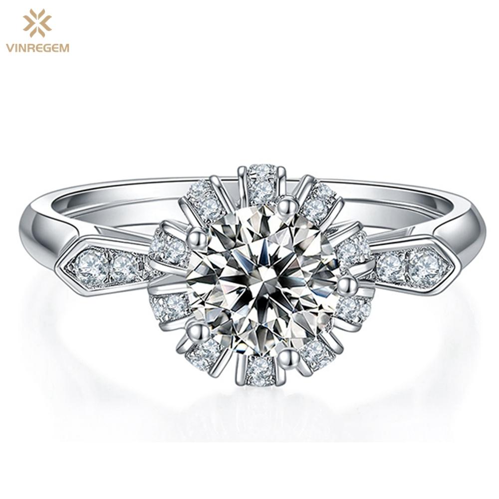 

Vinregem Luxury 100% 925 стерлингового серебра VVS1 1CT D Цвет Настоящий муассанит Бриллиант Помолвка Тонкие ювелирные изделия Кольцо для женщин Юбилейный подарок