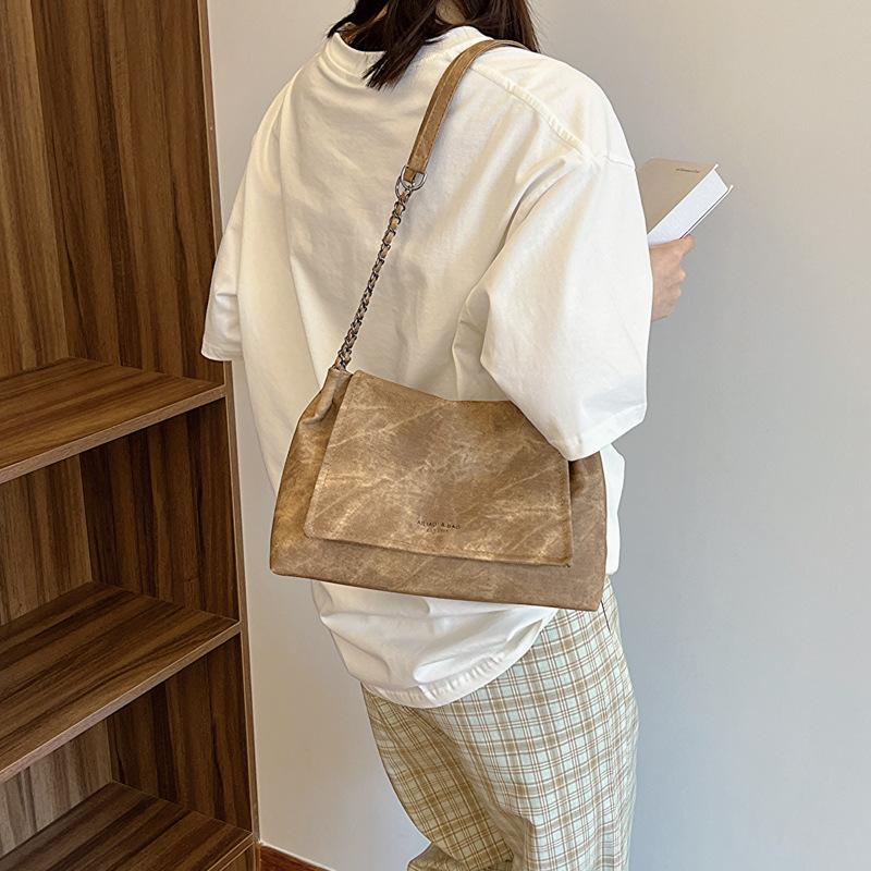 Large Capacity Fashionable Soft Leather Commuter Texture Chain Shoulder Bag Women's Underarm Bag 2025 New Women's Tote Bag