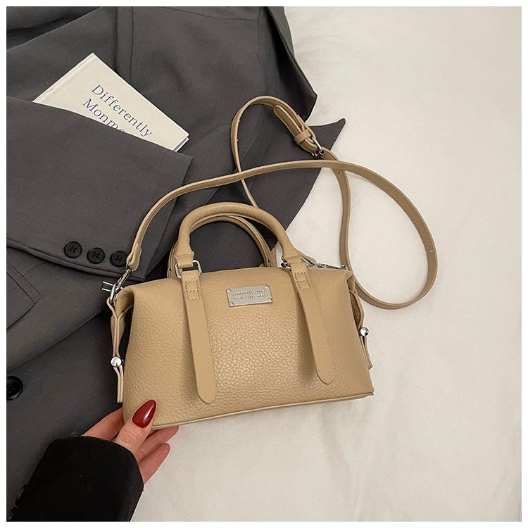 

Small bag women s versatile fashion simple new 2025 new high-end texture temperament spring and summer niche design messenger bag