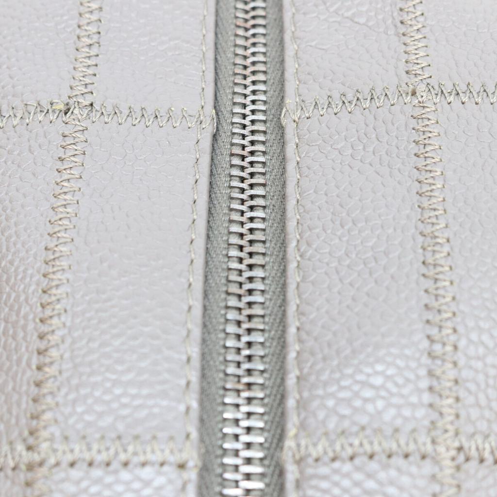 CHANEL A26135, Unit 9: Gray Caviar Skin, Chocolate Bar, Mini Boston Buck Boston bag grayUsed