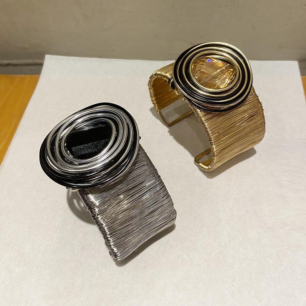 New Sweet Cool European & American Style Open Metal Wire Bangle: Distinctive Arm Ring for Women