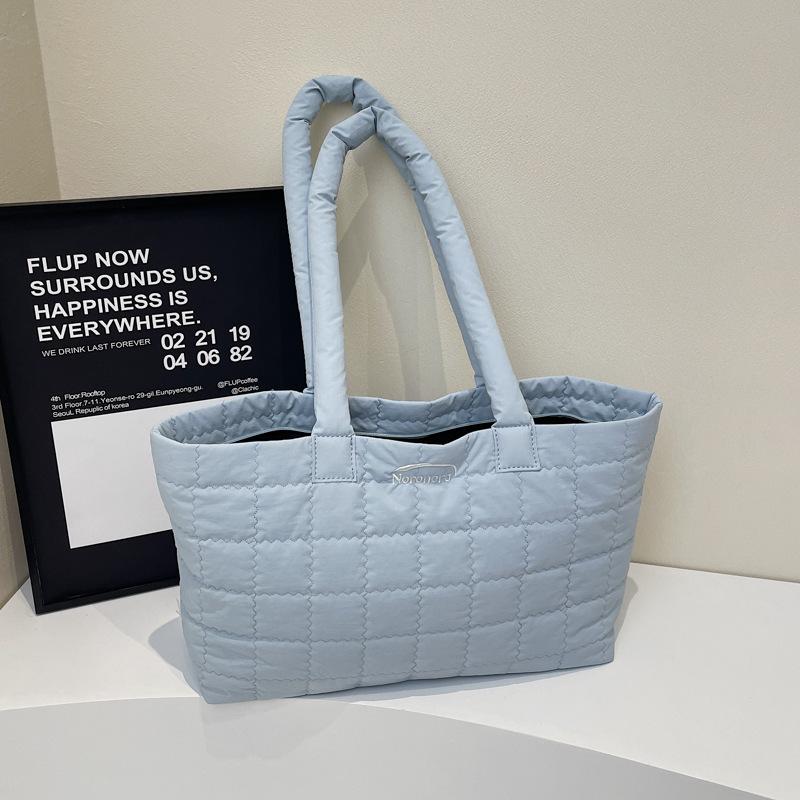 Winter New Casual Fashion Simple Shoulder Bag Women's Bag Hand Carry Large Capacity Commuter Shoulder Bag Beautiful Tote Bag