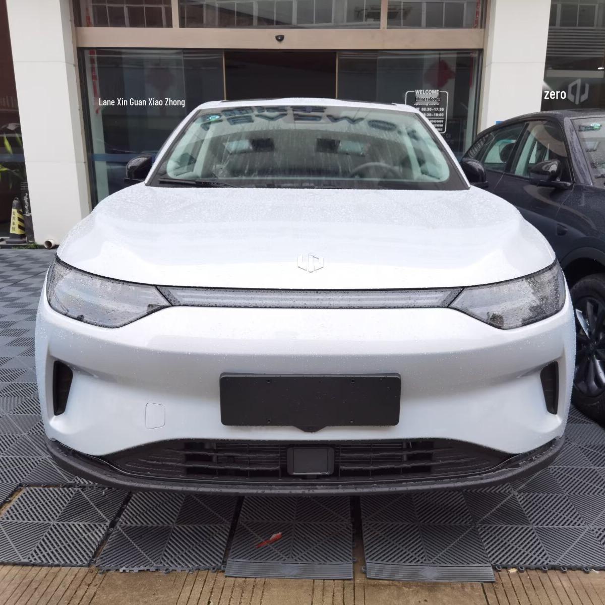 

Козырек от солнца и дождя Leapmotor C11: Дефлектор дождя для окон автомобиля и накладка-бровь.