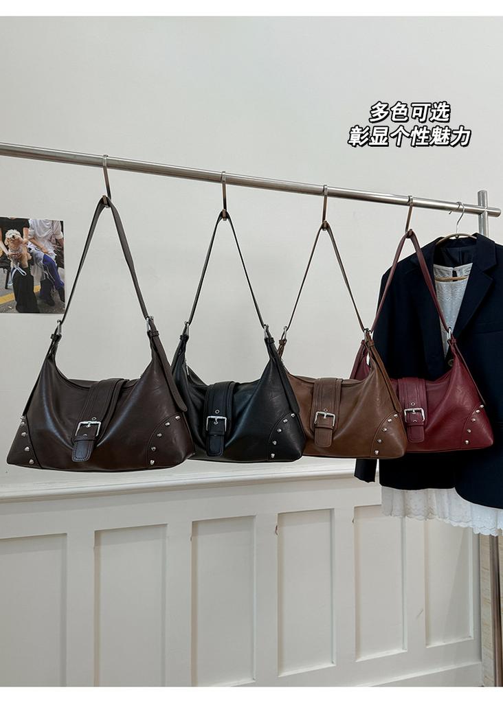 Retro Rivet Soft PU Leather Women's Shoulder Bags Large Capacity Ladies Messenger Bag Female Studded Tote Handbags Casual Use