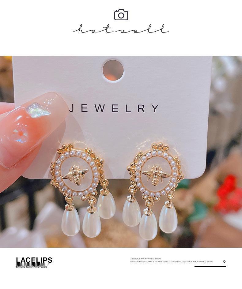 Luxury Designer Court-Style Bee Drop Earrings with Gold-Plated Copper and Pearl Studs for Women