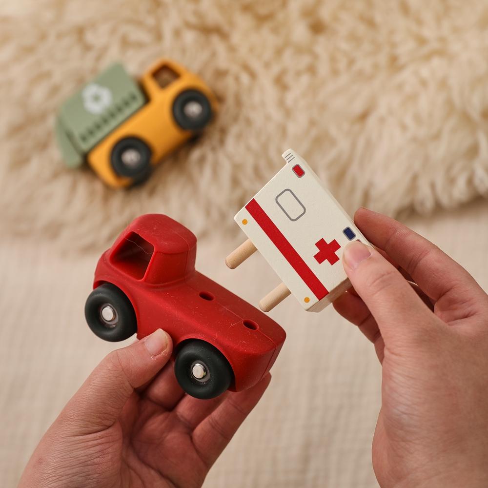 Baby BPA Free Silicone Montessori Toys Food Grade Cartoon Engineering Car Soothing Teether Toys for Newborn Teething Nursing Toy