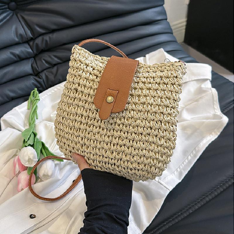 Simple Color Blocked Women Casual One Shoulder Grass Woven Bag For Daily Use And Beach Outings