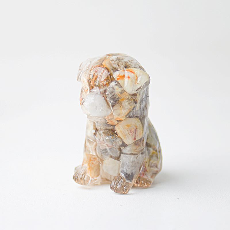Resin Craft Pet Statue With Genuine Water Crystal For Modern Living Room Accent