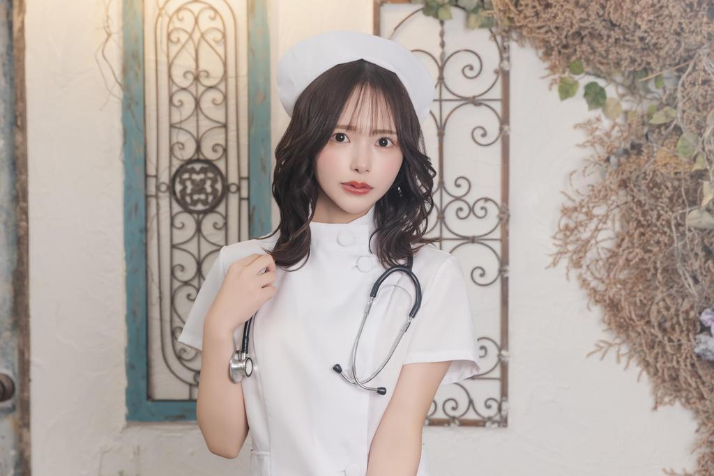 Clearstone Halloween Nurse Costume for Women (White)
