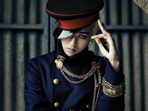 G-DRAGON 2013 WORLD TOUR ~ONE OF A KIND~ IN JAPAN DOME SPECIAL (2-disc DVD)