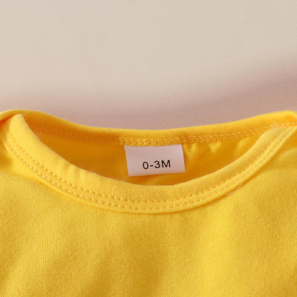 Autumn/Winter Red Baby Girl Bodysuit Set: Long Sleeve Romper, Bear Pinafore Dress, and Headband