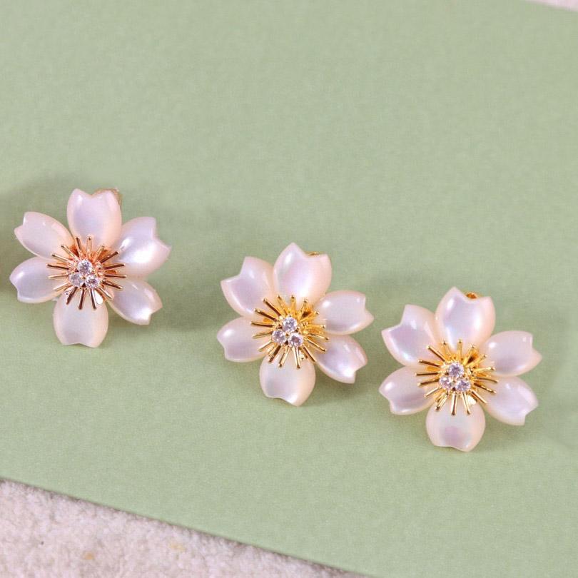 2023 New Trend Popular Brand Earrings Luxury Jewelry for Women Fashion Designer Eardrop Fine Quality Women's Flowers Ear Stud