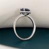 BELLA BOX Klassischer Damenring mit ovaler Form, blauen Edelsteinen, Zirkon, silberfarben, Finger, Hochzeit, Verlobung, Brautschmuck