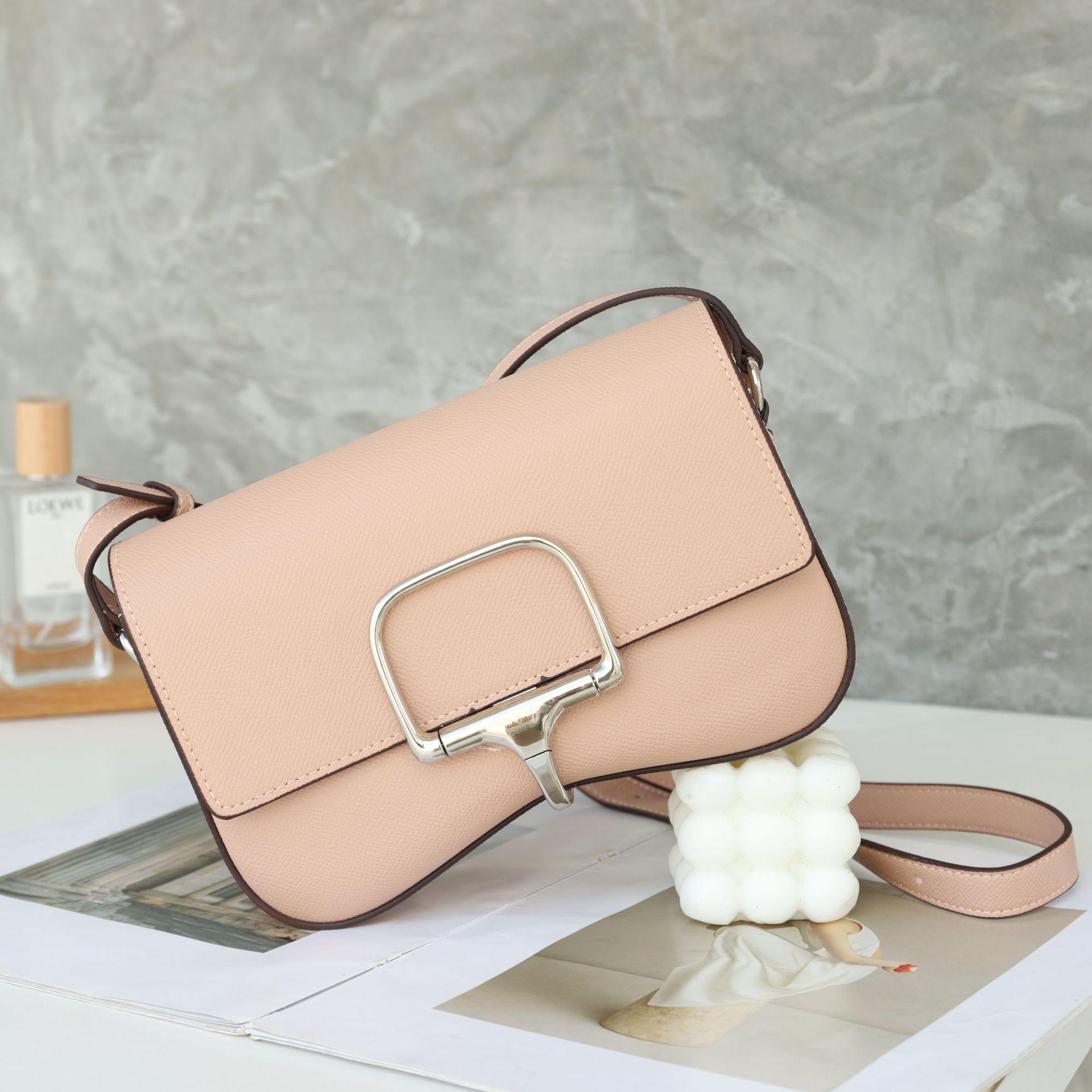 

Универсальная сумка-седло с узором пальмы 2025 - Высококачественная сумка-мессенджер под мышку 22cm L x 7cm W x 15cm H