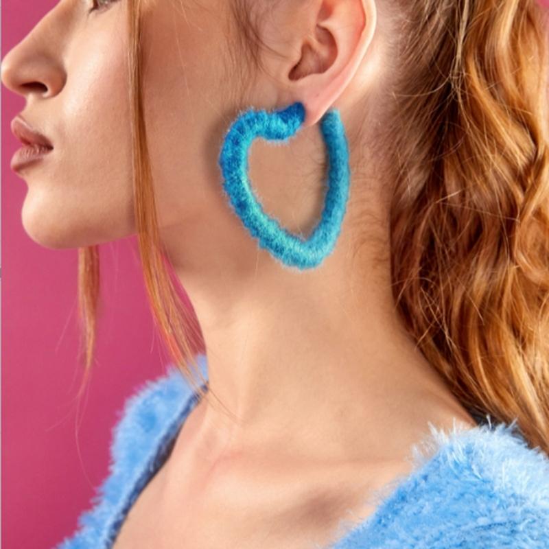 Plush Heart Hoop Earrings Exaggerated Dangle Earrings Fashion Piercing Earrings Punk Ear Stud Simple Jewelry Gift