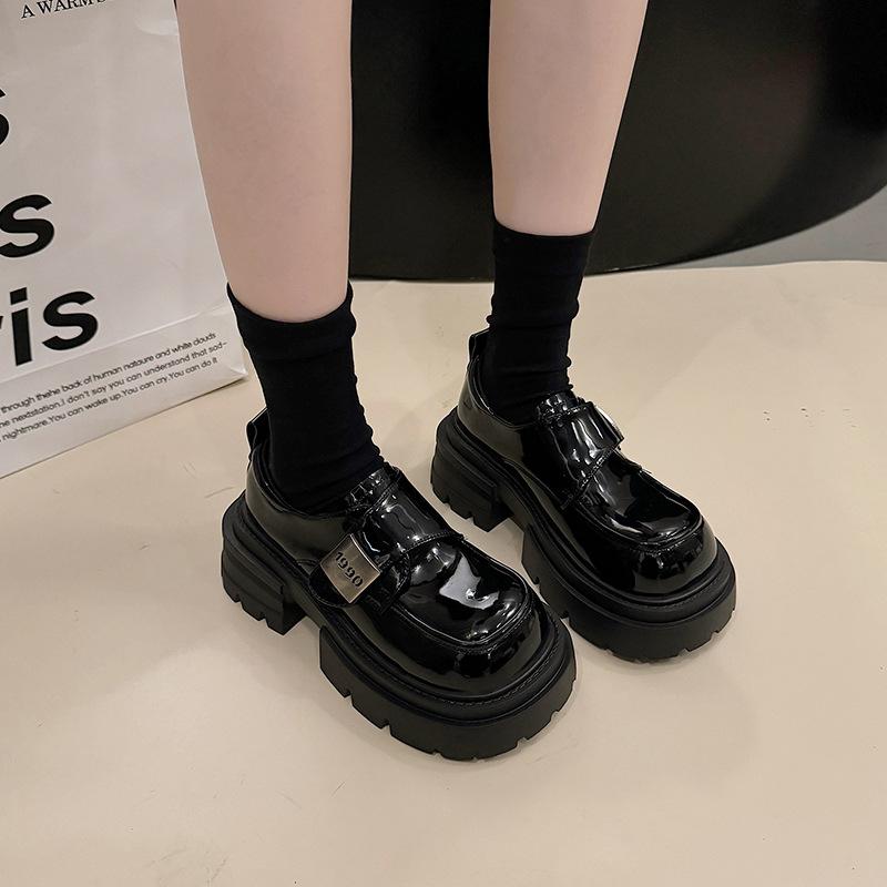 

Platform loafers women s 2025 spring new Velcro thick heel round head versatile fashion British small leather shoes single shoes 35 чёрный