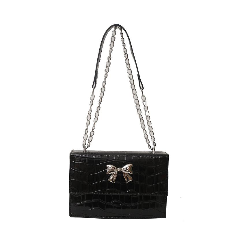 

2024 Korean version of foreign style solid color chain flip butterfly small square bag temperament fashionable and casual single shoulder armpit bag чёрный