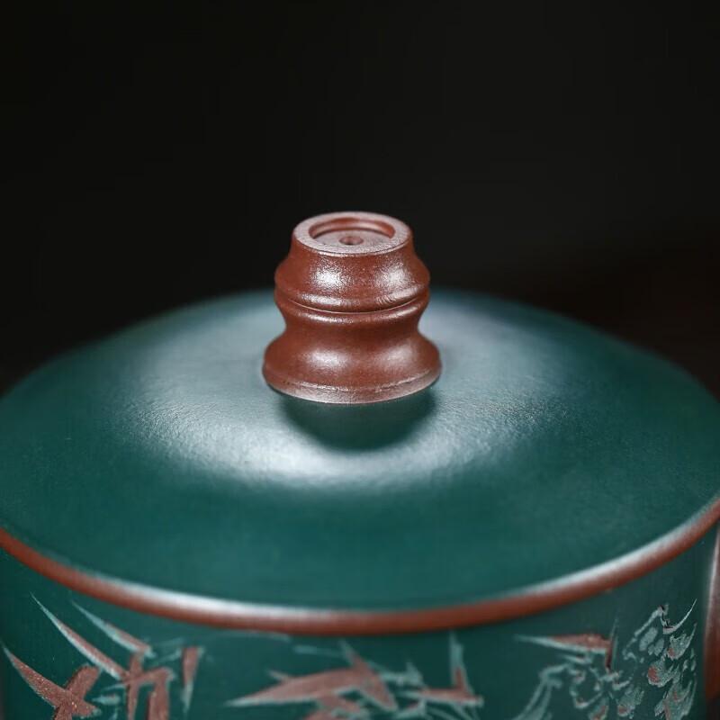 Zisha Clay Tea Cup with Gold Inlay and Bamboo Motif