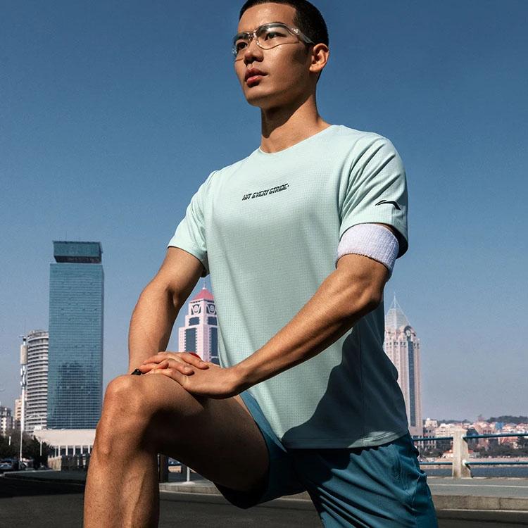 Li Ning Running Series Solid Color Letter Print Round Neck Quick-Dry Breathable Short Sleeve T-Shirt Men Tops Light-Blue ATST081-8