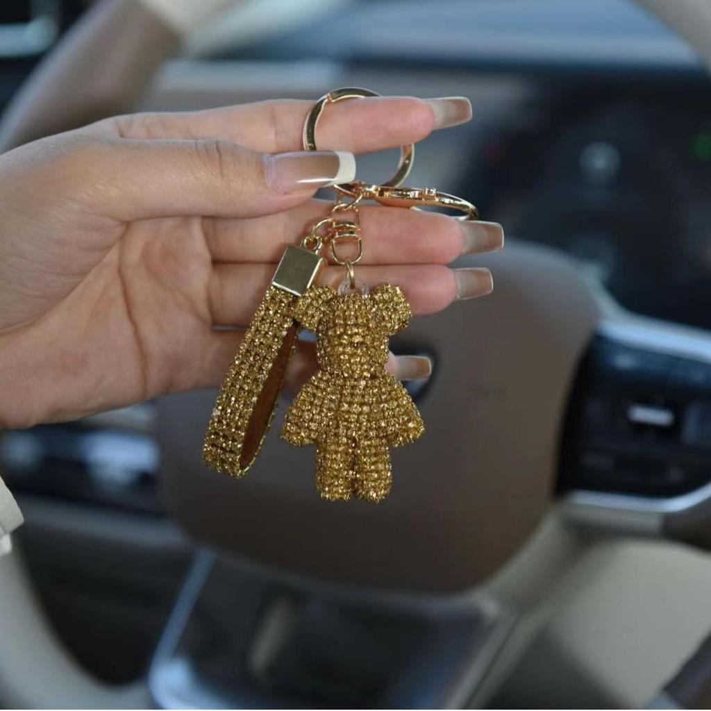 Chic Rhinestone Bear Keychain: Cute & Exquisite Bag Charm