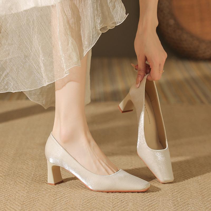 7607 French retro square head thick heel single shoes women's spring and autumn new high heels commuting versatile single shoes women