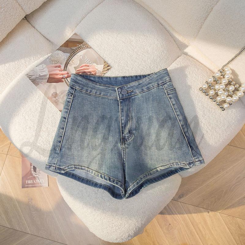 

Arc Design Denim Shorts with Hip Padding - Women s Stretchy, Tight-fitting Hot Pants for Summer 2026 2XL