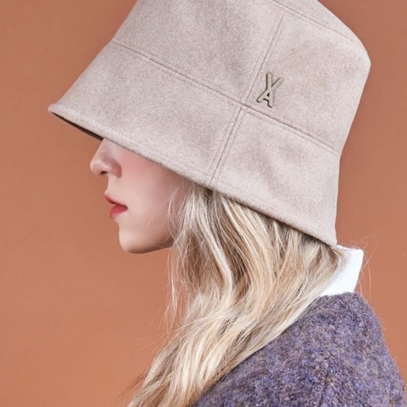 

VARZAR Шляпа-ведро из шерсти оверсайз с шипами, бежевая FREE