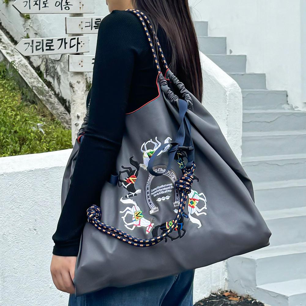 Japanese Style Embroidered Leather Tote Bag - Women's Large Capacity Shoulder Handbag