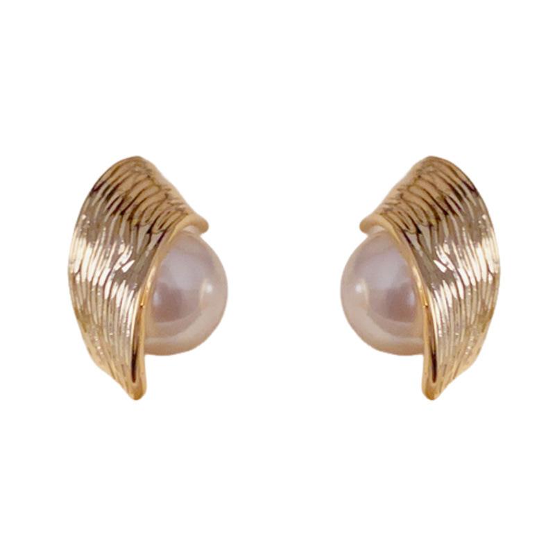 Light Luxury Fashion Personality Metal Surround Pearl Earrings Niche Temperament Simple Design Earrings for Women